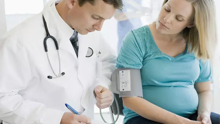 Артериальное давление у беременной девушки